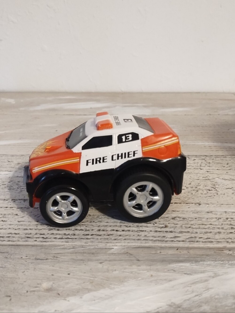 Galaxy Squeezable Pull Back Car Bus Fire Chief- 2014
